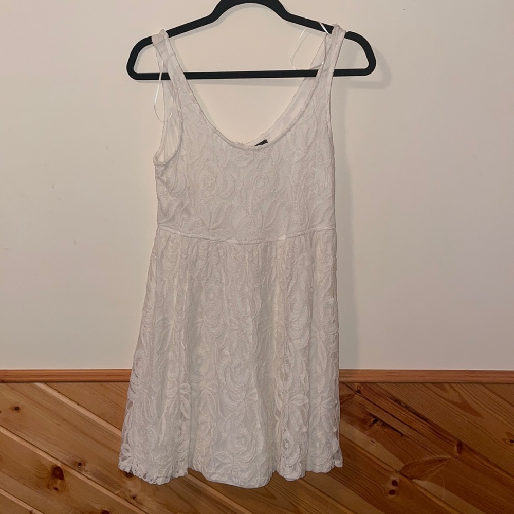 G21 Lace dress